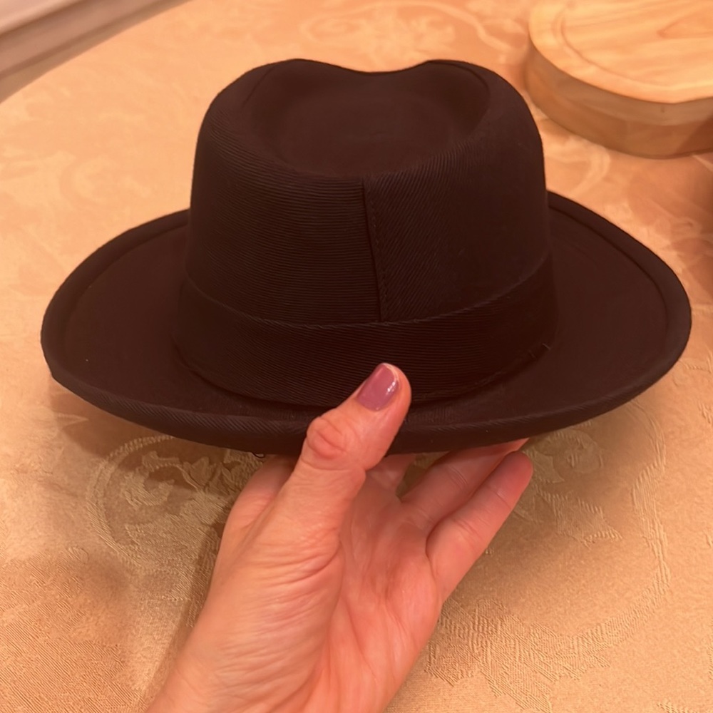 Gorgeous hat! Used once for a flamenco festival! 🔥👏😍🥰 super super stylish - Picture 2 of 9